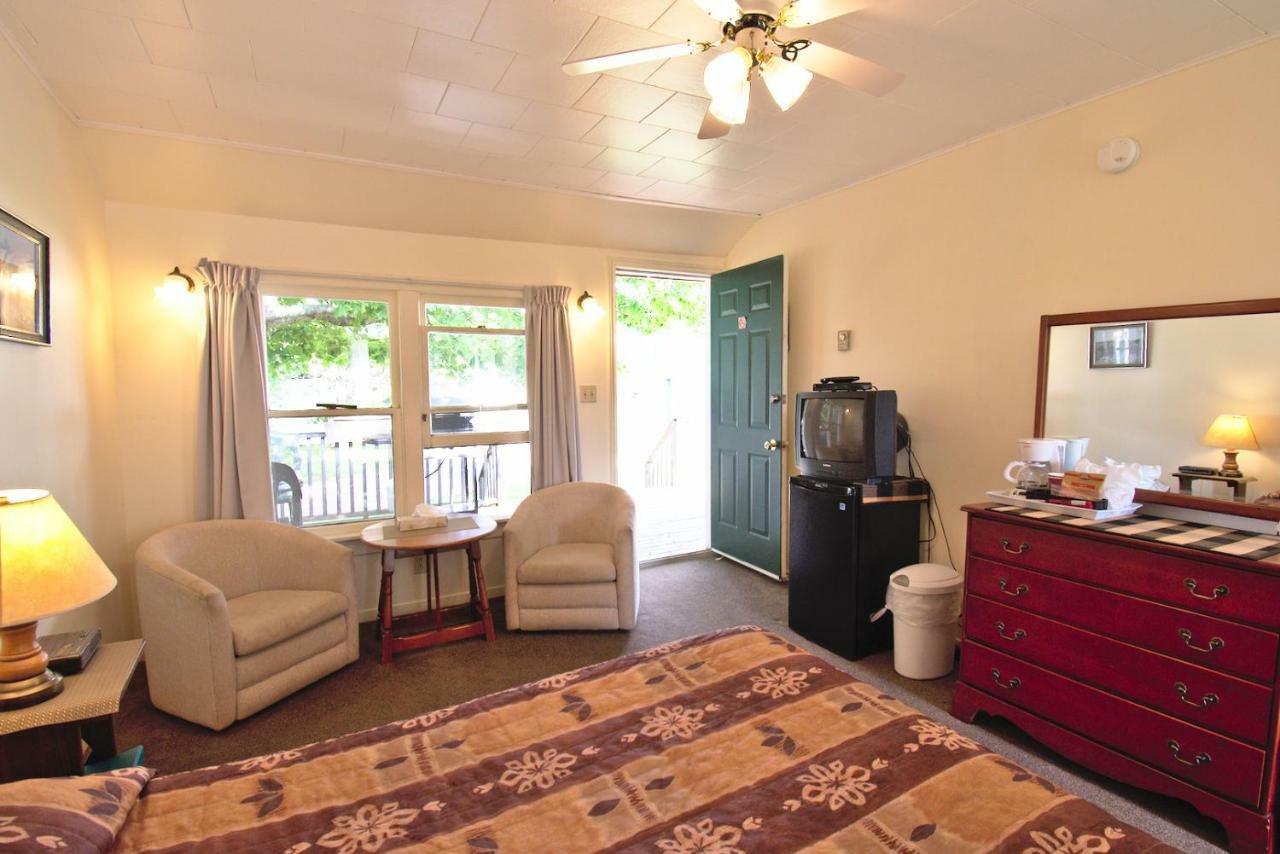 Lakeview Lodge And Cottages キャベンディッシュ エクステリア 写真